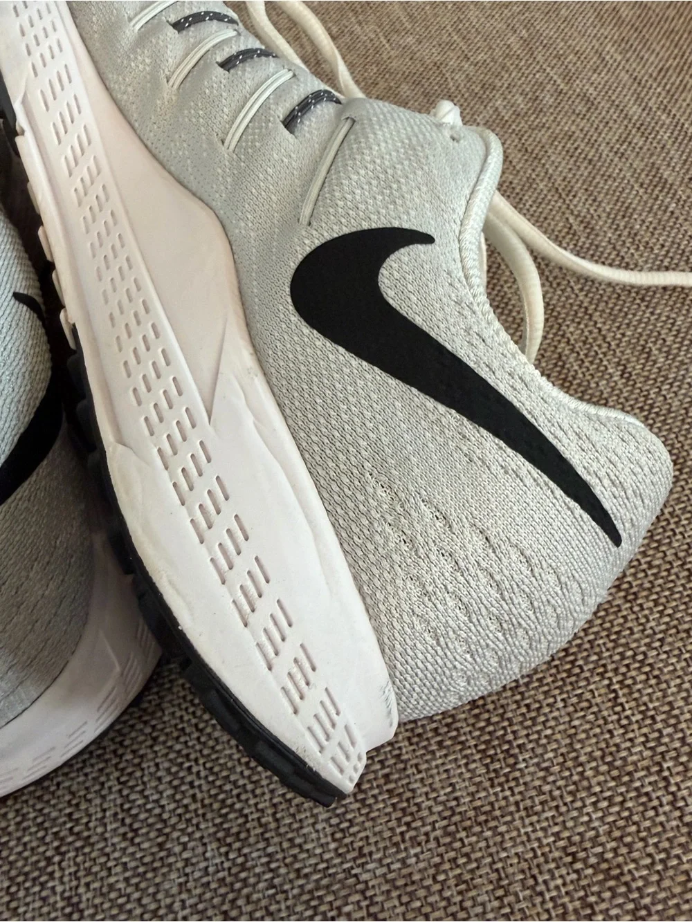 Nike Air Zoom Elite 8 Women's Running Shoes White Gray Black Sneakers Size 8‎